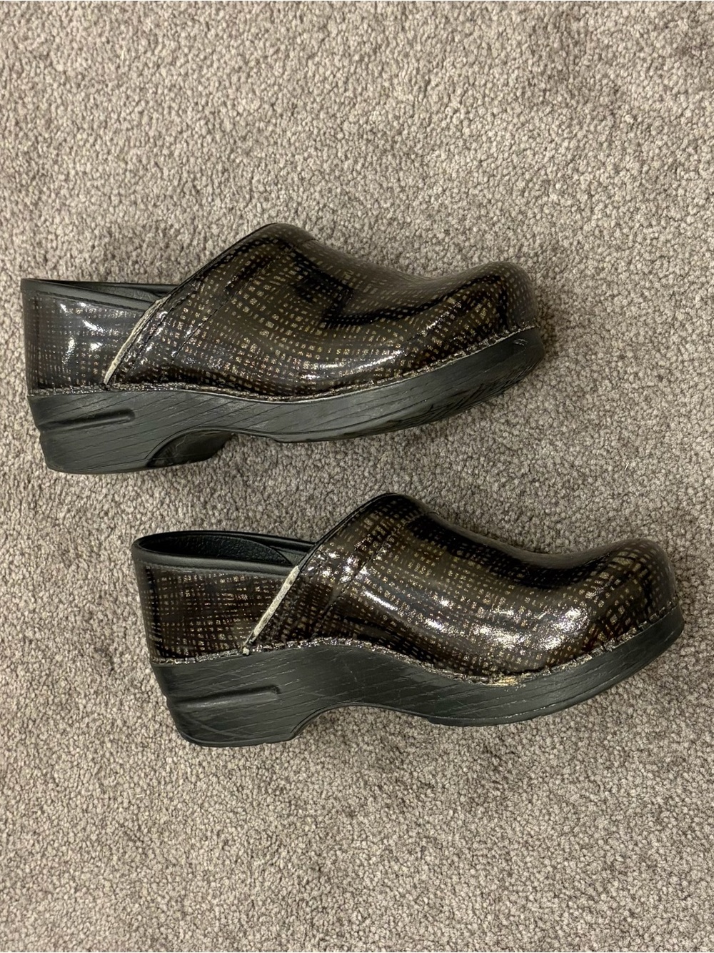 Dansko Professional Black Metallic Mosaic Patent Leather Closed-Back Clogs 8.5